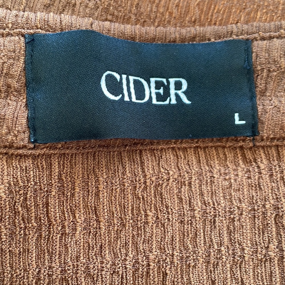Cider brown stretchy textured cropped bell sleeve button down blouse size large - Picture 10 of 10